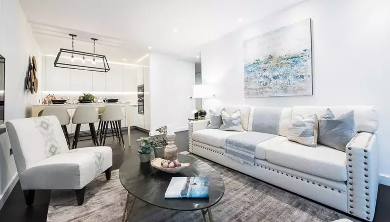 Thornes House, 4 Charles Clowes Walk