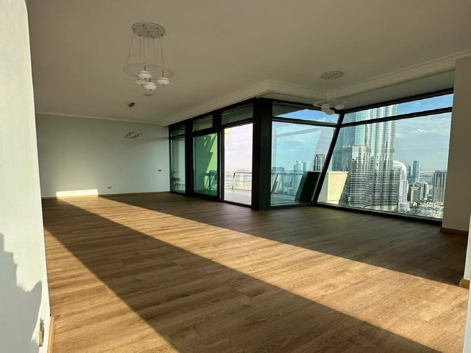 Burj Vista 1